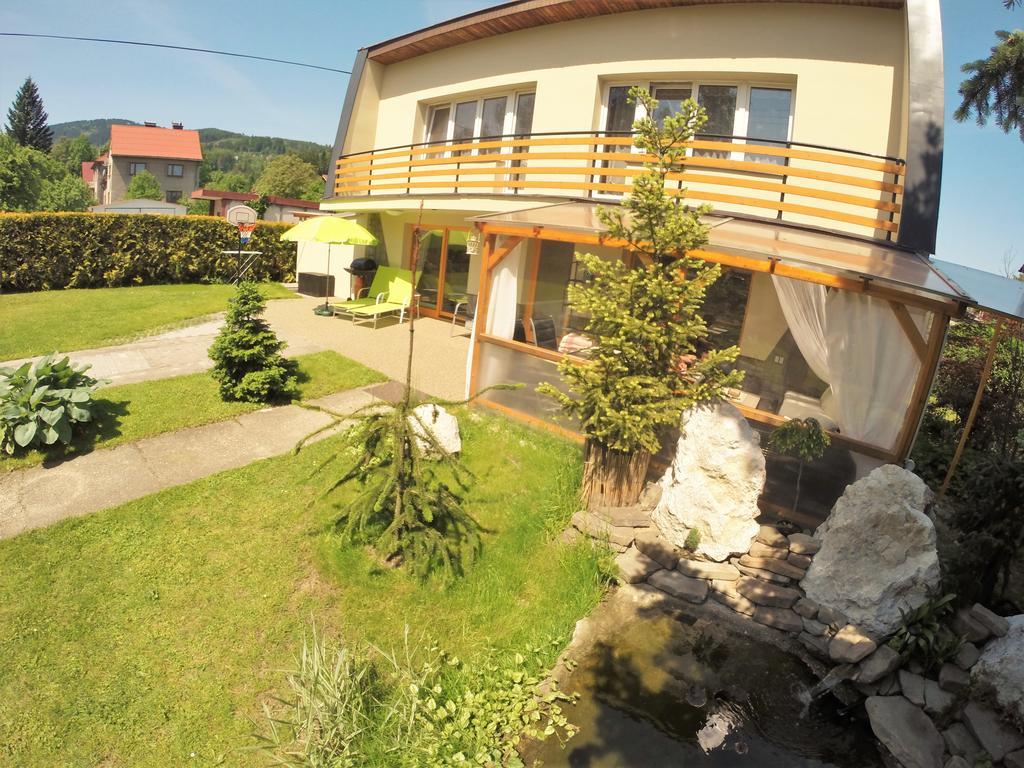 Frýdlant nad OstravicíRebel Houseアパートメント エクステリア 写真
